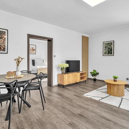 Hotel U Krale Jiriho Stráž pod Ralskem Esterno foto