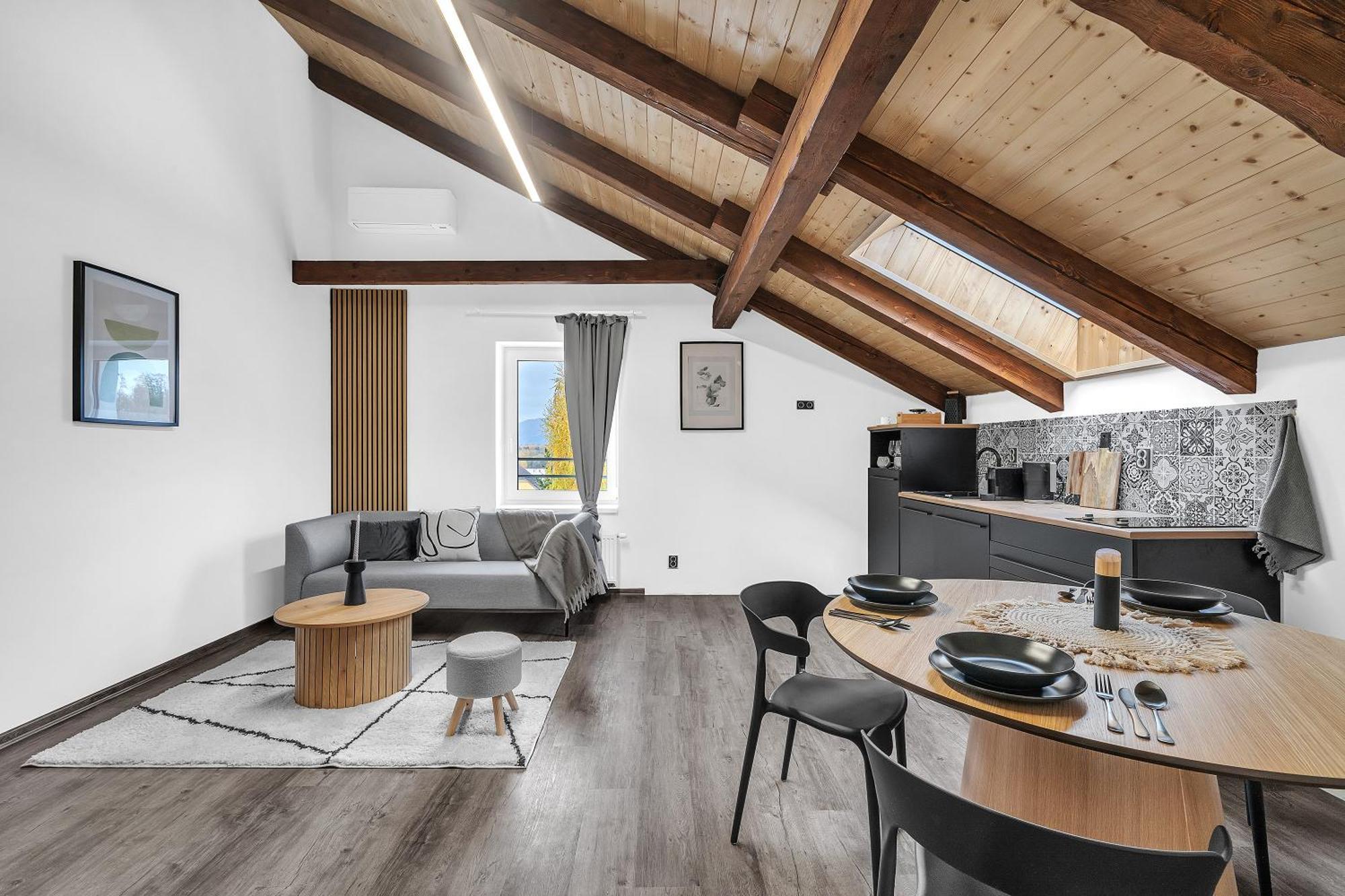 Hotel U Krale Jiriho Stráž pod Ralskem Esterno foto