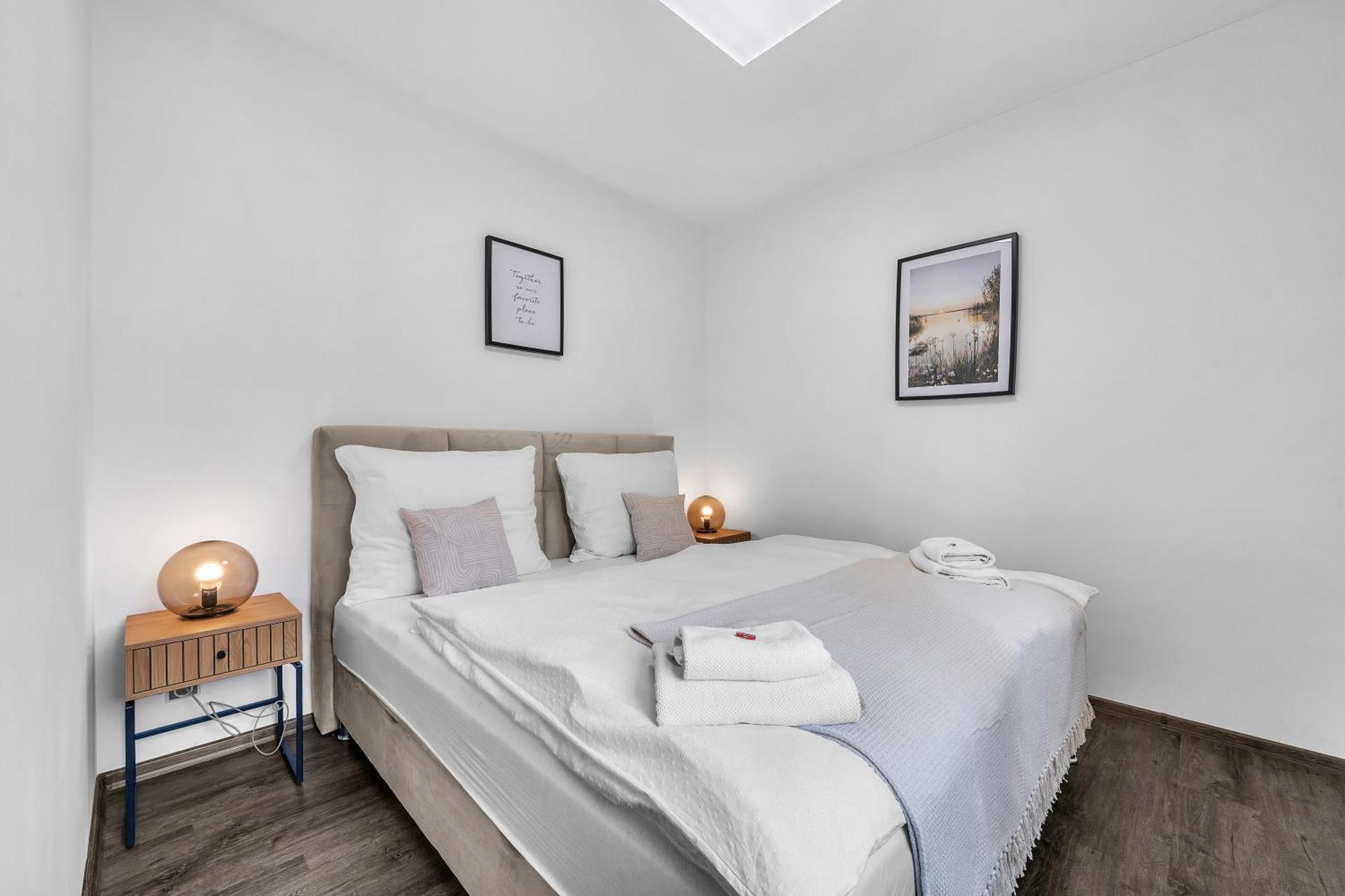Hotel U Krale Jiriho Stráž pod Ralskem Esterno foto