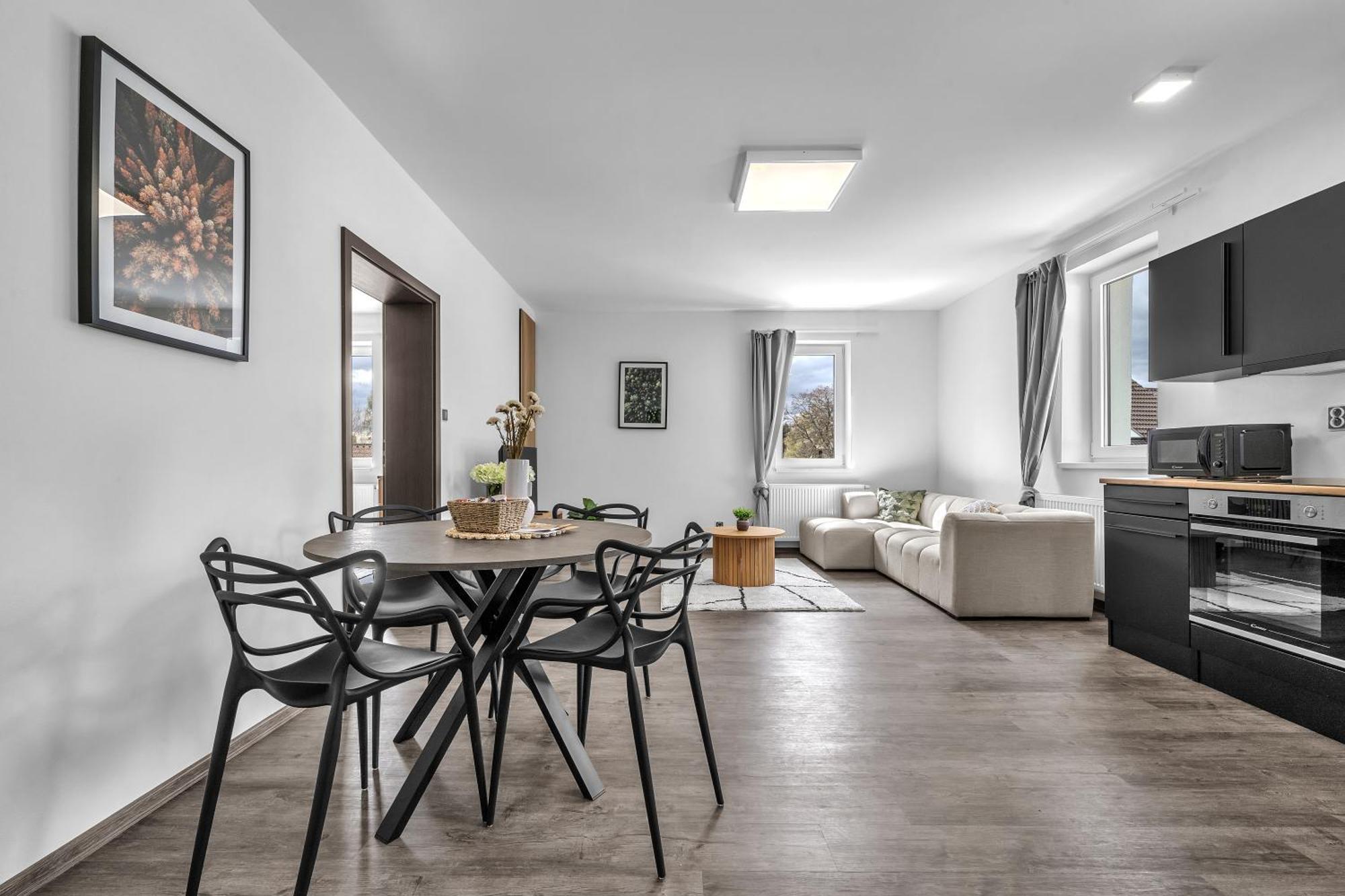 Hotel U Krale Jiriho Stráž pod Ralskem Esterno foto